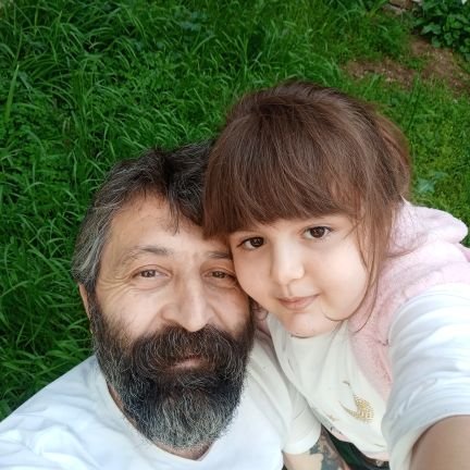 bekinnnn's profile picture. Bu güzel kizin babası...  yedek hesabim @bekinnn   
Gökte bir YILDIZ 
kayarsa eğer, 
Sen yıldızı tut ÇOCUK.. 
UMUT dile, 
SEVGİ dile, 
BARIŞ dile.