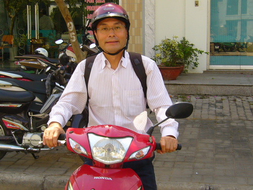 アジアビジネスの現場をバイクや徒歩で駆け巡るアジアジャーナリスト