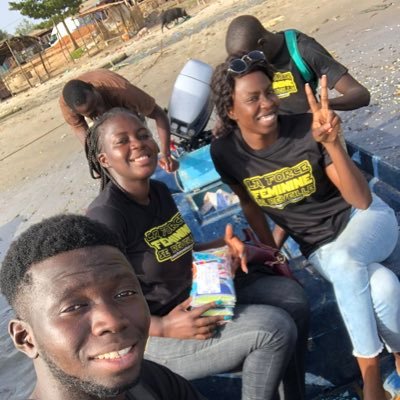 l'essentiel c'est d'aimer non seulement son prochain mais aussi son lointain #shedecidessenegalteam #béniedeDieu #sererebourafet page Twitter : @shedecidesS 🧡
