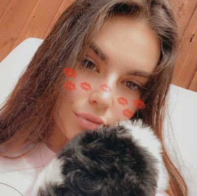 SarahAshy6's profile picture. life is good when you have everything around you ❤️🇱🇷