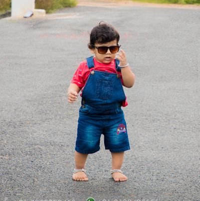 Praveen26886619's profile picture. 