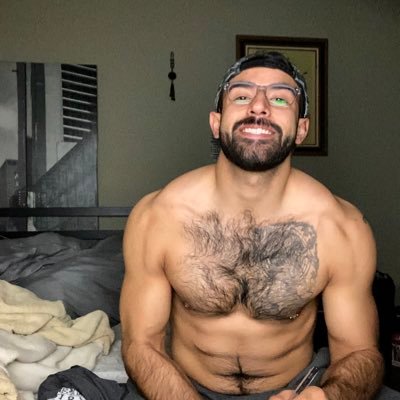 realhonesthips's profile picture. 