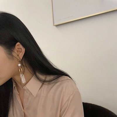 aw1u1's profile picture. 