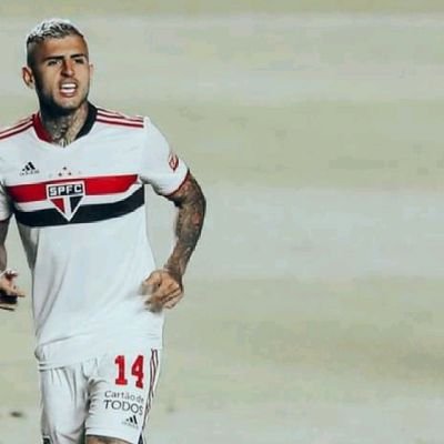 me chamo Ismael tenho 23 anos moro em Goiânia Go sou signo touro fanático pelo São Paulo