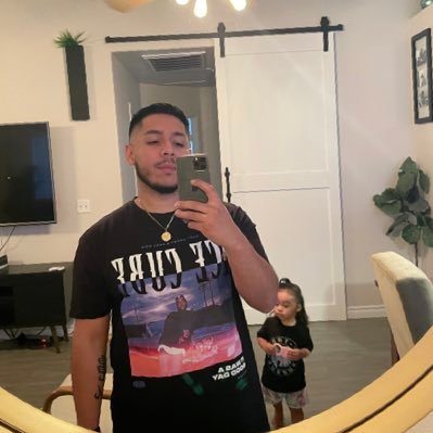 SikTovar's profile picture. a family man