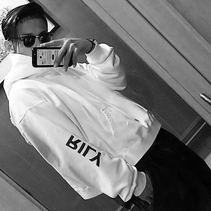 ToshiAsato27's profile picture. 