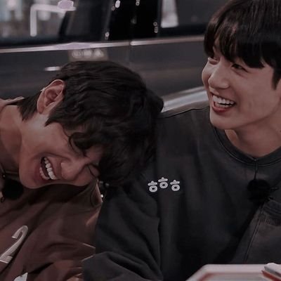 MirceaKim's profile picture. Th: Jungkook is my family.
Jk: Taehyung is my safe place.
-🎻¹⁹⁶⁵🤎-
~Get it let it Roll~ 🧈💛