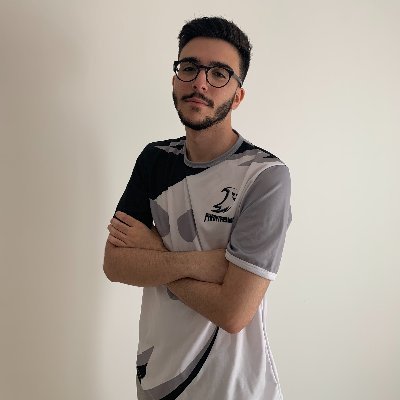 23 years old support player