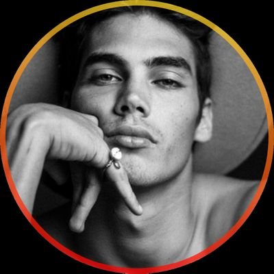 FUGITIVEPRlNCE's profile picture.               𝐇𝐎𝐖𝐄𝐕𝐄𝐑 ... 𝐋𝐎𝐍𝐆 ... 𝐈𝐓 𝐓𝐀𝐊𝐄𝐒.
⠀⠀⠀