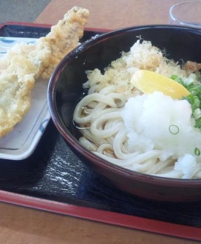 基本的にうどんとしかつぶやきません