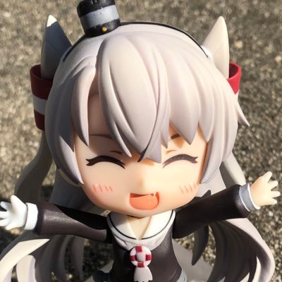 プロフ画像の通り、天津風提督です。第2推しは鹿島。いつも艦これアーケードの合同演習潜ってます。毎年クリスマスになると鹿島の限定グラ中破を狙って散財するのが風物詩。本家はやってません。Twitterは日記のように呟くだけなので絡みは少ないかも。