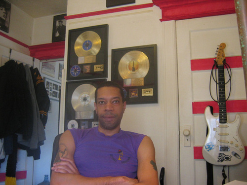 For Hire leg man serving the professional and novice audio recording industry in the NY/NJ area. Gear Purchase / Rental. Studio Bookings.