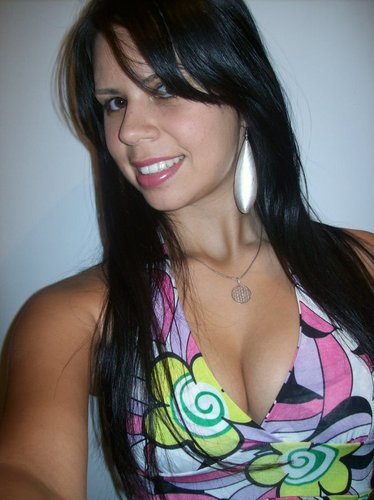 Gaúcha, estudante de Economia, impulsiva, apaixonada e confiante no futuro!!! Adoro desafios e poucas coisas conseguirão me fazer desistir dos meus planos!!!