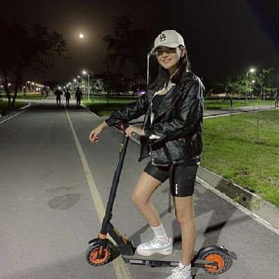 Balnur13034354's profile picture. Athletic girl