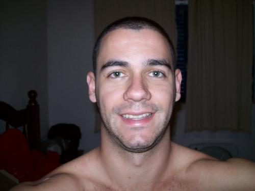 Palmeirense, formado em Educação Física, atuando como instrutor de musculação, feliz, com mta fé em Deus, lutando pelos meus sonhos, sem desistir...