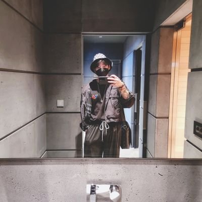 MSubunit's profile picture. If you want to love others, I think you should love yourself first.

-Kim Namjoon💜