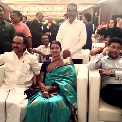 Mohamed66584522's profile picture. பிறந்தபோது எடுத்து வந்தது எதுவும் இல்லை.இறந்தபின் எடுத்து போவது பாவ,புண்ணியம் தவிர வேறெதுவும் இல்லை இதுதான் உண்மை.இதை புரிந்து வாழ்ந்தால் அமைதியான உலகம் காணலாம்