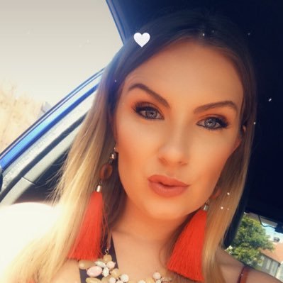 ✨Twitch Affiliate✨
✨Mother of Flamingos ✨
✨Breaker of Games ✨
✨Queen of Cocktails ✨
✨Ravenclaw✨