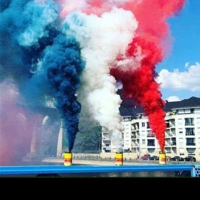 Liverpool is my religion, Anfield is my church. Mais j'ai aussi un bout de mon coeur à Marseille.