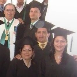 Magister en Educación - mención Investigación Educativa
Profesor en Educación Industrial mención Electrónica
Profesor en Educación Tecnológica