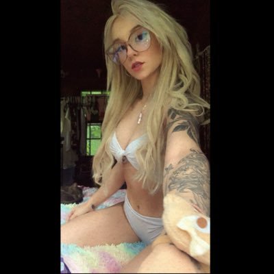 nadiaababyy's profile picture. :)