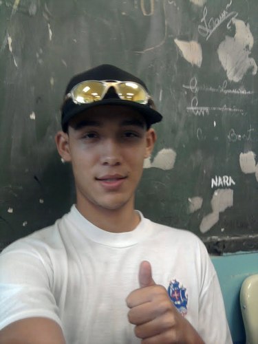 Não Pago Simpatia Pra Ninguem 
Quer Ser Meu Amigo é Só Seguir 
Mas Mantenha Contato Se Não Vai Ser Desligado
OK