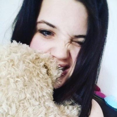 Hey mein Name ist Michelle aka MissMercyLou. Ich bin ein bisschen CRAZY und ein kleiner NERD. Ich liebe Einhörner und das Zocken - am meisten Overwatch & TFT.