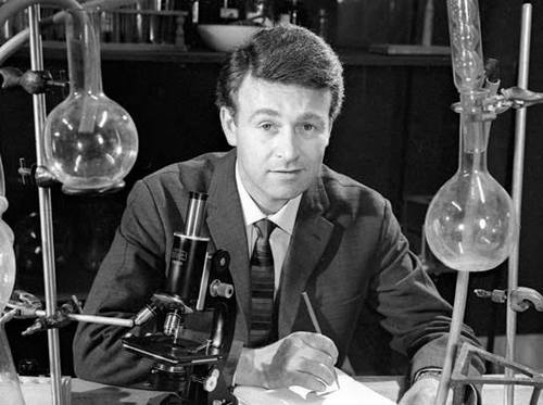 SirIanofJaffa's profile picture. Before the Doctor, I was a simple science teacher. Now I'm learning things my former students would never believe.