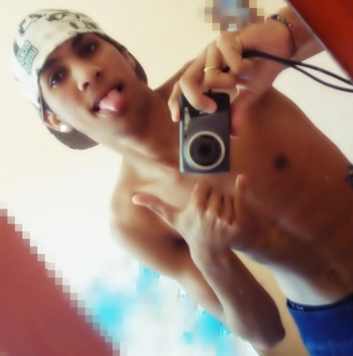 Quem sou ---
 ↘ Chαto ↘ Cιumε̽nto ↘ Dιvεrtιdo↘ Possε̽ssιvo ---

Tá vendo aquela FOLLOW que brilha lá em cima? então aproveita, vai lá e seja FELIZ.