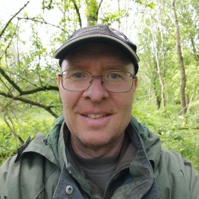 Enthusiastic amateur passionate about birds and conservation using bird ringing to learn more. Improving habitats for farmland birds in Wiltshire.