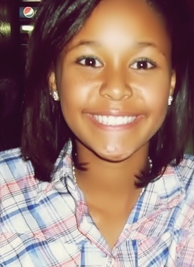 Não acredite no meu sorriso, ele pode ser falso, tente olhar nos meus olhos eles sim são incapazes de mentir!