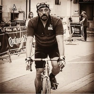 Pasión por la Bicicleta, por el Glorioso y
la Historia.
Coleccionista de camisetas del Deportivo Alavés.
https://t.co/j38KcSaRmk