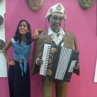 arq_Tatilima's profile picture. Uma jovem de 88 anos, presa num corpo de 29 e tentando ser descolada igual uma adolescente  de 16 enquanto gasto o tempo que não tenho no Twitter.