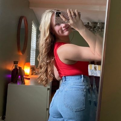 juliaameadows's profile picture. 🥴