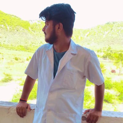 Medicos 👨‍⚕, Social worker 👷, 

Politics,