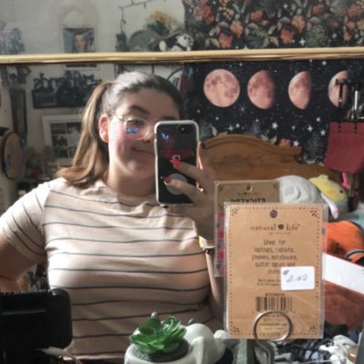 toristeinn's profile picture. she/her