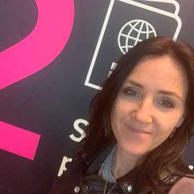 barefootcoachcf's profile picture. Female leader, coach, mentor and mother navigating corporate leg ups and slap downs...