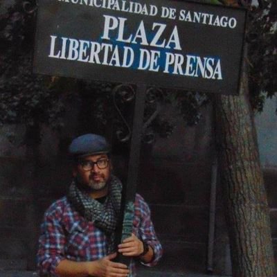 Lotino de nacimiento, Penquista de corazón, Santiaguino por necesidad ¡¡¡ Pateando piedras y juntando monedas ... soy un simple auditor ¡¡¡