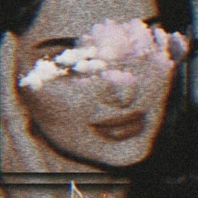 lmos_7's profile picture. كل الي أنزلة  لايعني أنني أعيشة 🙇🏻‍♀️