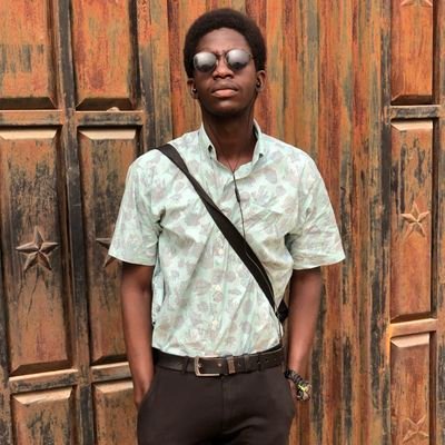 Rapper,
song writer,
producer,
Music lover,
chill person,
much luv for u🙌🏽😌
good vibes only
occasionally a problem 🌚