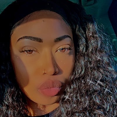 ro_matthews's profile picture. IG: ro.matthews | Snapchat: roshanna.m