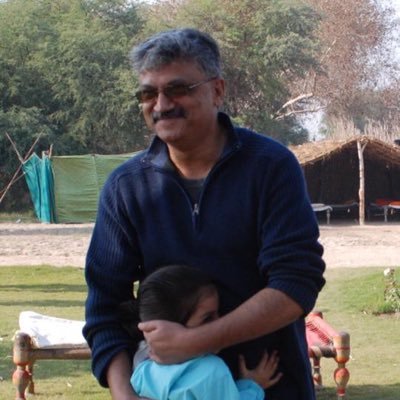ayeyoukhan's profile picture. Let’s root for people on wrong end of advantage in Palestine, Iraq, Libya, Syria, India & above all Kashmir. Long live Sir Roger Waters pir o murshid😊
