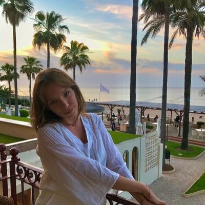 CrisRicos's profile picture. 