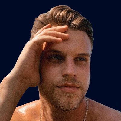 Creative Director by day Singer / Streamer by night. Stream Time Varies. TTV: https://t.co/1kXY6vRlDb Music: https://t.co/Y9Wt7J5KRg