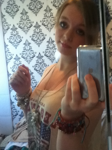 chloe_loakes's profile picture. I Love My Friends And Family:) R.I.P Grandad Miss Youu Millions, Life Aint The Same With Out Youu:(