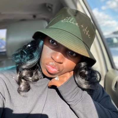 johnnymay_'s profile picture. Mother. Believer. Student. Owner. #EllieandAbe 🐘