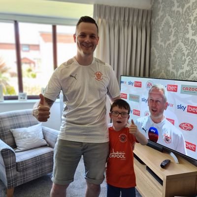 thobbs_music's profile picture. Teacher and head of performing arts. Musician and member of The Beat Collective. Blackpool FC supporter.