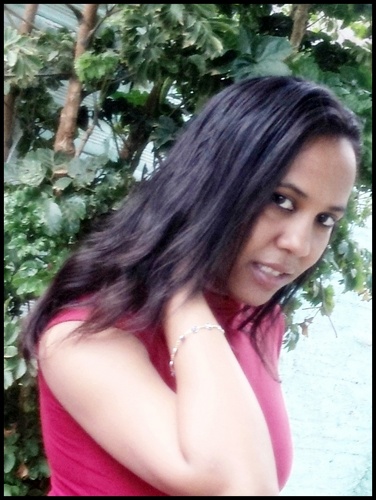 sou uma pessoa amiga,simples,humilde e temente ao Deus jeová...