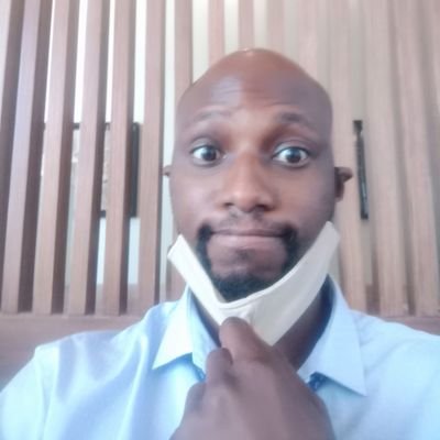 MqondiU's profile picture. A man with no foreskin