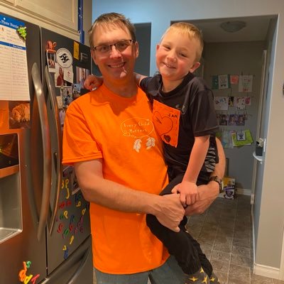 Doctor of Veterinary Medicine, STEM/STEAM fanatic, photographer, naturalist and amateur astronomer. 🇨🇦 😷🛶🦖🔬🔭🧬⚖️🏳️🌈He/him